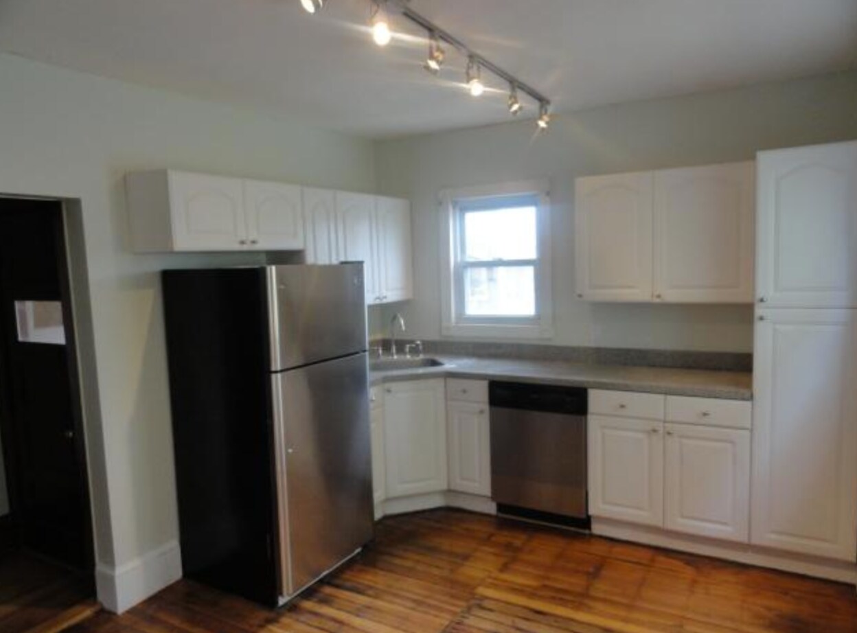 Building Photo - 101 Heath St