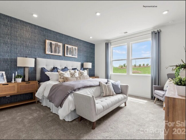 Building Photo - Stunning 5-Bed, 3-Bath Home in Desirable B...