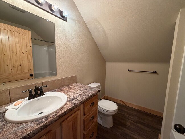 Building Photo - 348 La Escena Dr