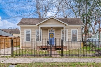 Building Photo - 1216 Campbell St