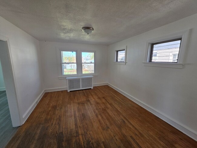 Building Photo - 19 Champlain Ave