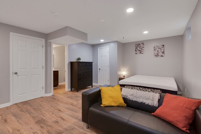Building Photo - 9120 Banleigh Ln