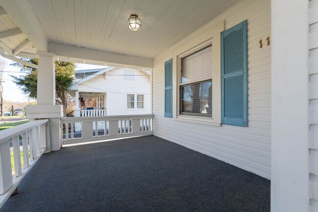 Building Photo - Available May 15!