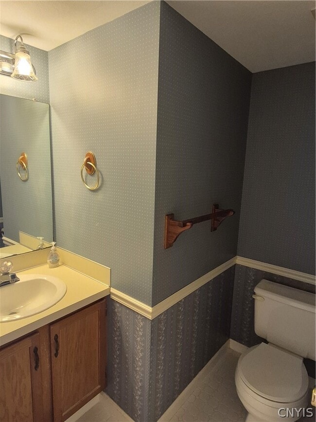 Building Photo - 489 Summerhaven Dr N