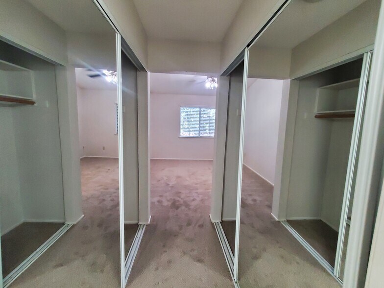 Building Photo - 11150 Trinity River Dr