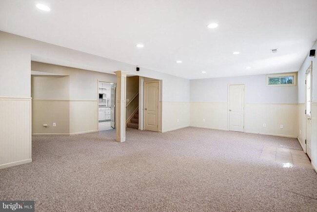 Building Photo - 42985 Chesterton St
