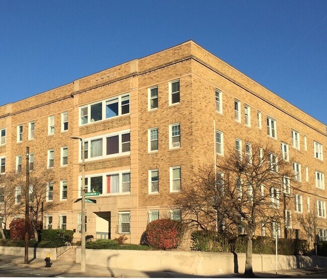 Building Photo - 246 S Huntington Ave