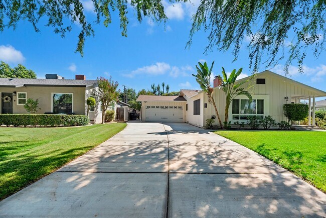 Building Photo - Stunning Riverside Home for Rent- Solar, E...