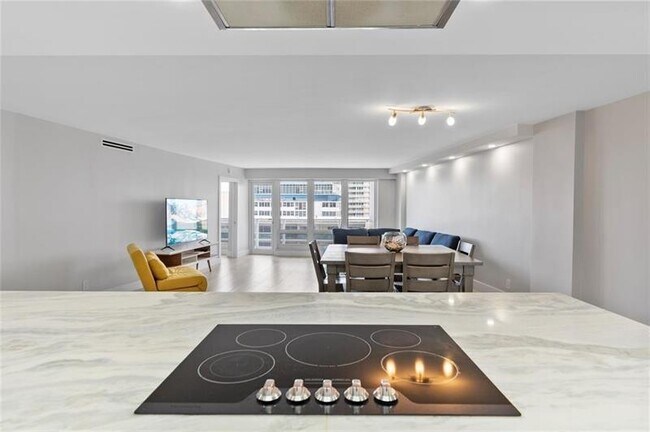 Building Photo - 4100 Galt Ocean Dr