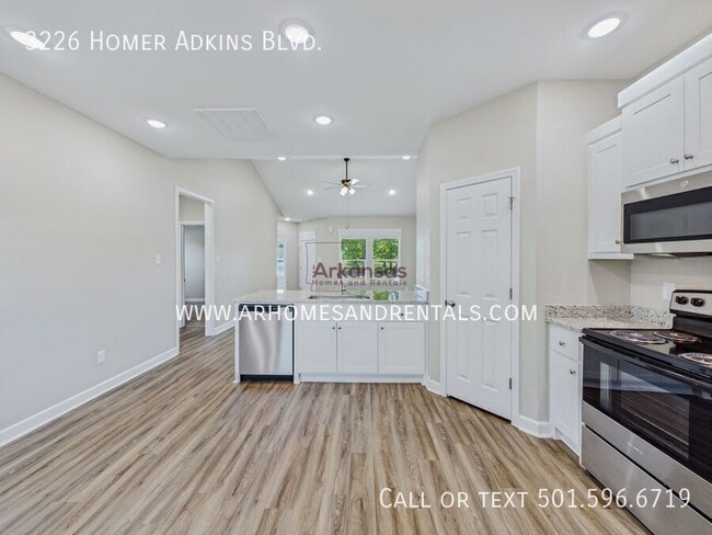 Building Photo - 3226 Homer Adkins Blvd