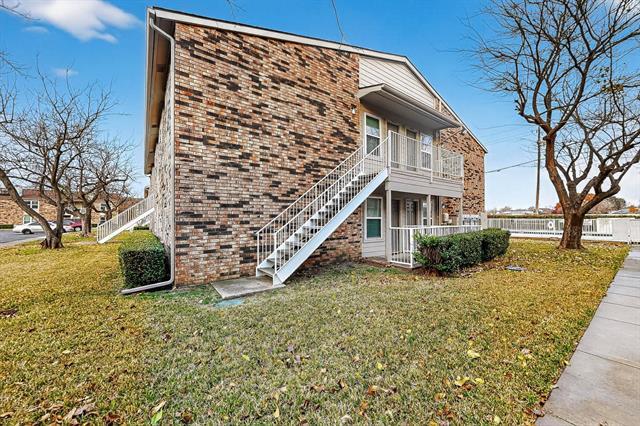 Building Photo - 2200 E Trinity Mls Rd