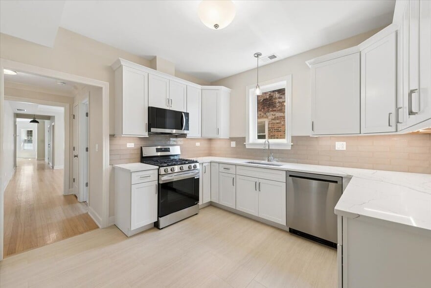 Kitchen View #1 - 5028 N Mozart St
