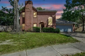 Building Photo - 8406 Vistadale Dr