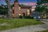 Building Photo - 8406 Vistadale Dr