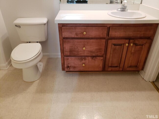 Building Photo - 1213 Cross Link Rd, Raleigh, NC 27610