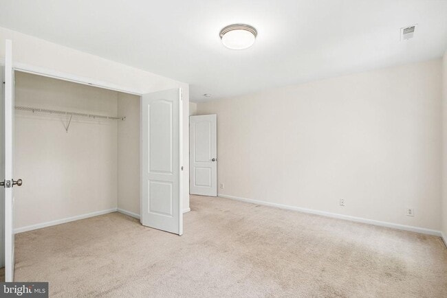 Building Photo - 396 Delmar St