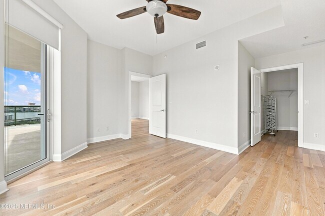 Building Photo - 1431 Riverplace Blvd