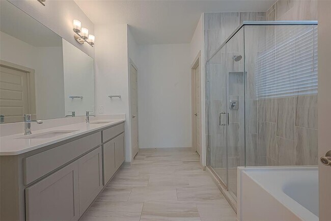 Building Photo - 29326 Red Rocks Pk Dr