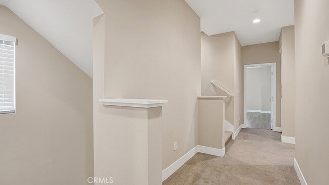 Building Photo - 165 Tenor