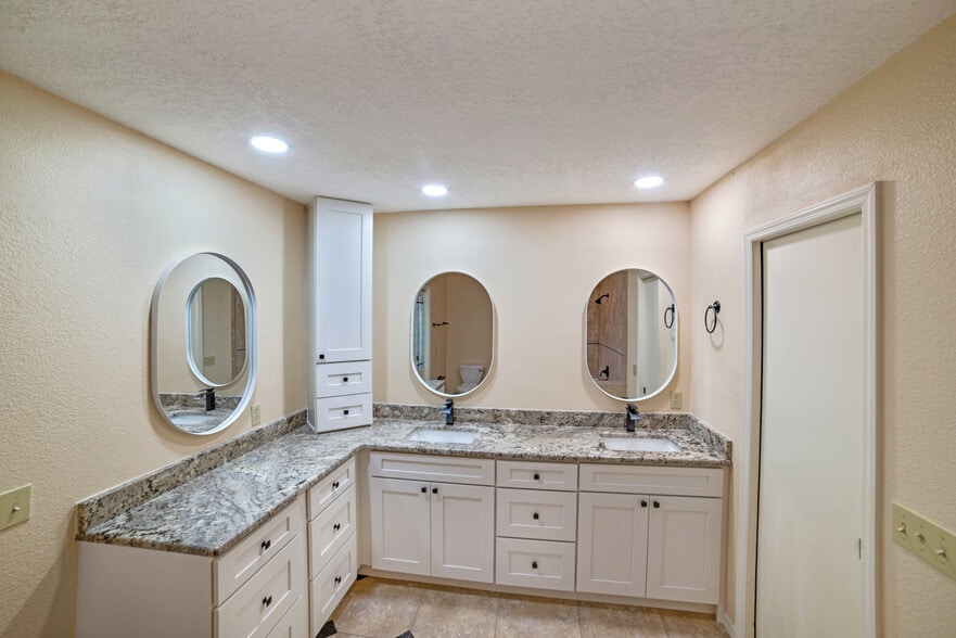 Building Photo - 6321 Garland Ct
