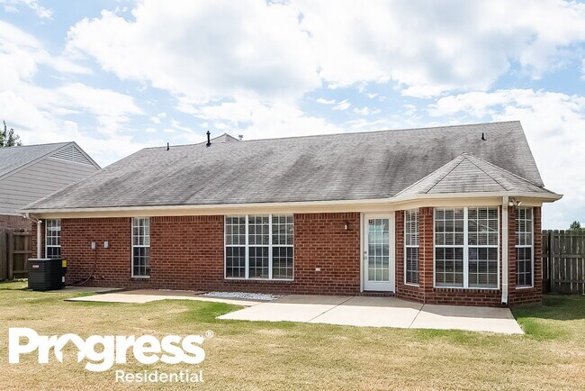 Building Photo - 1824 Roy Dr