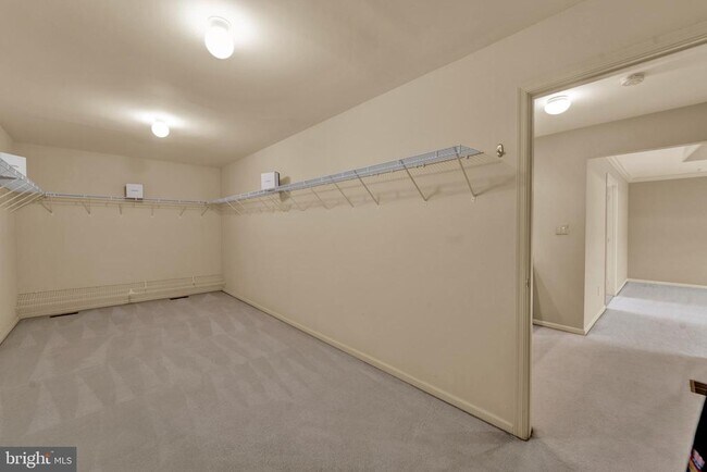 Building Photo - 19 Meadowlark Dr