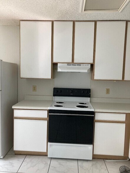 Building Photo - 9307 Mountain Field Dr