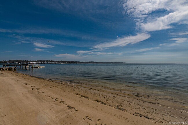 Building Photo - 49 Canoe Place Rd