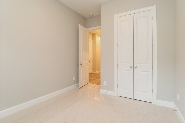 Building Photo - 5107 Royal Heath Dr