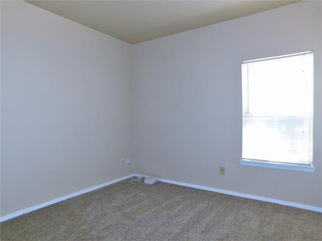 Building Photo - 5992 Robinwood Ln