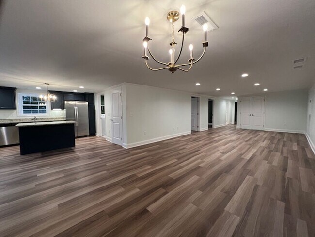 Building Photo - Move In Ready!!!!
