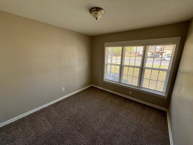 Building Photo - 3449 S Perkins Rd