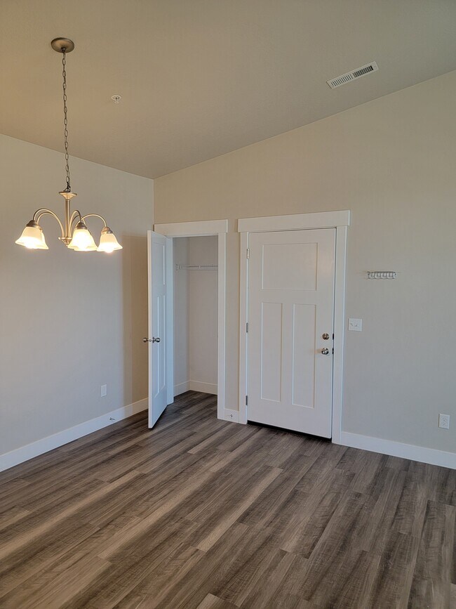 Building Photo - 4234 McKellen Dr