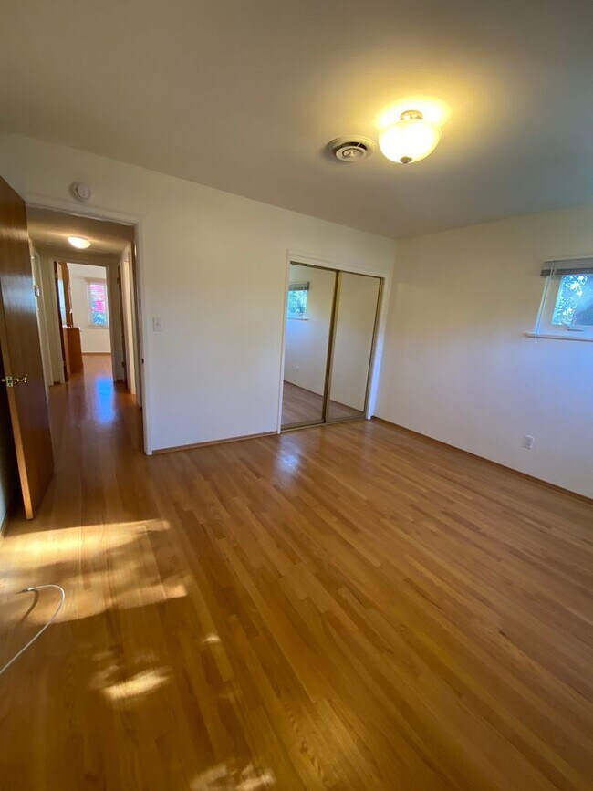 Building Photo - 1651 Chiswick Ct