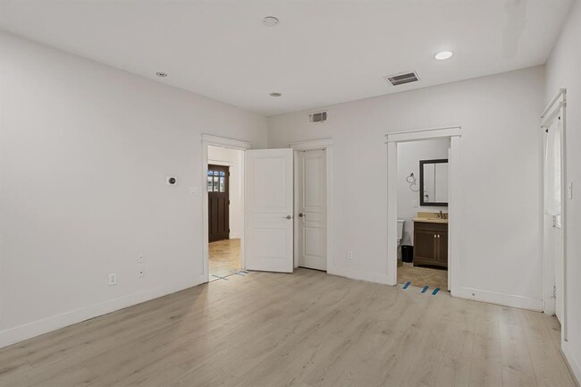 Building Photo - 5743 Kansas St