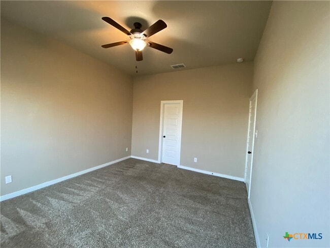 Building Photo - 2213 Avery Village