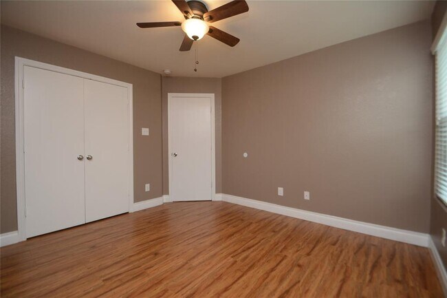 Building Photo - 12567 Canyon Falls Boulevard