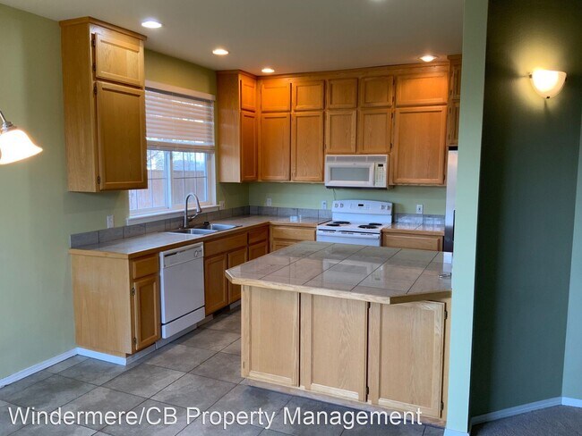 Building Photo - 3 br, 3 bath House - 89 1st Circle