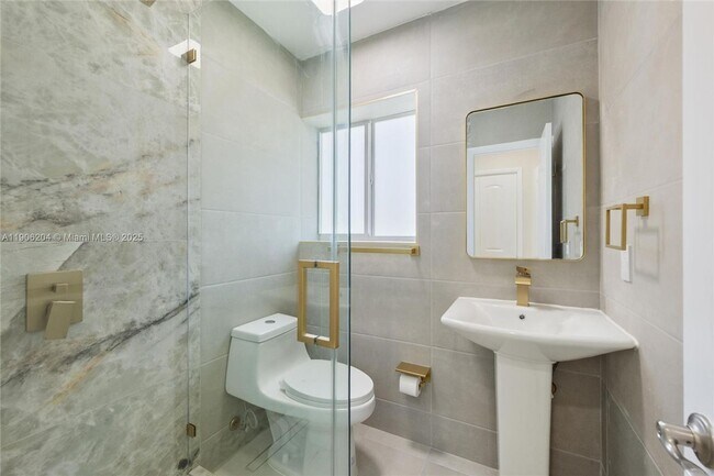 Building Photo - 1510 Coolidge St