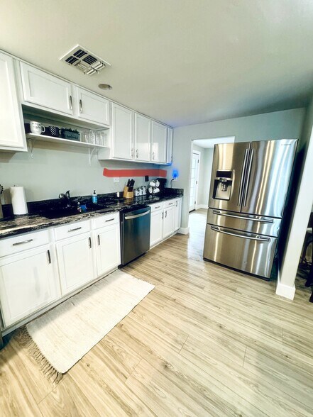 Building Photo - 14042 N 38th Pl