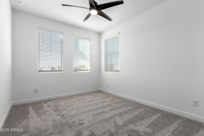 Building Photo - 3113 S 156th Ave