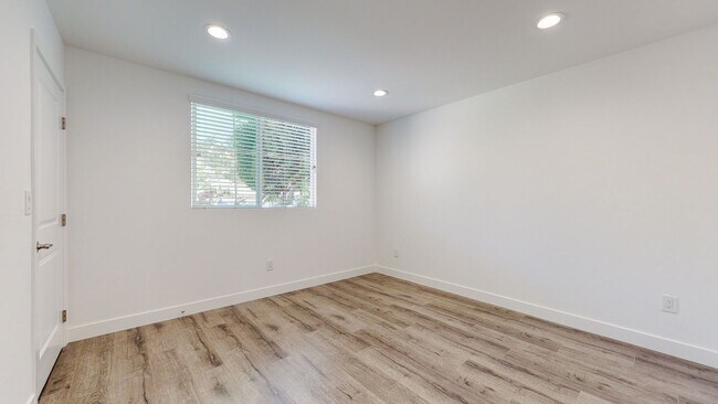 Building Photo - 4452 Turquoise St