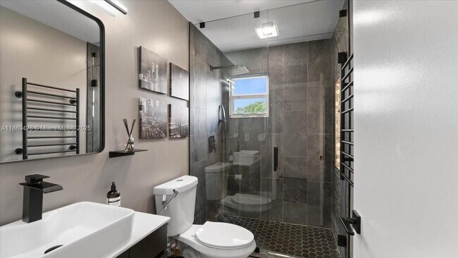 Building Photo - 18701 Shauna Manor Dr