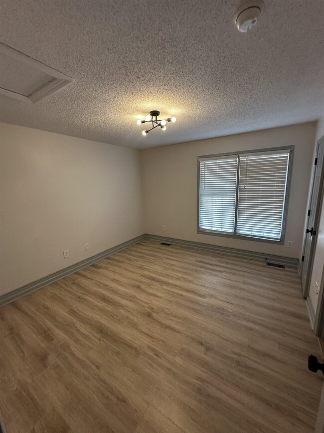Building Photo - 1114 Patrick Henry Pl