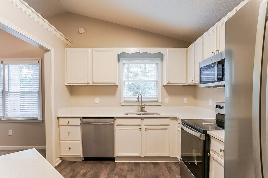Building Photo - 76 Villa Rosa Dr