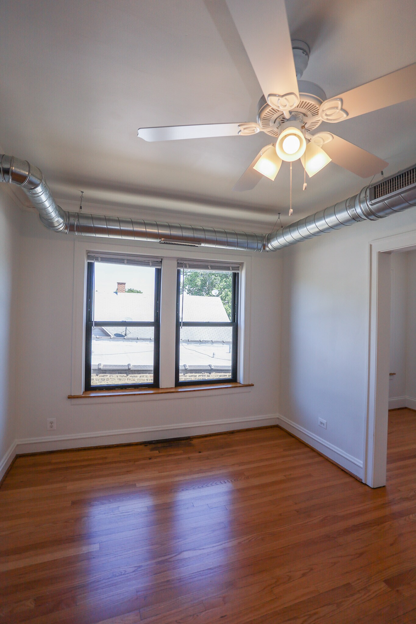 Building Photo - 4415 N Hamilton Ave