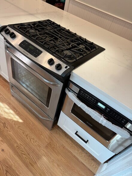 Building Photo - 57 Hawthorne St