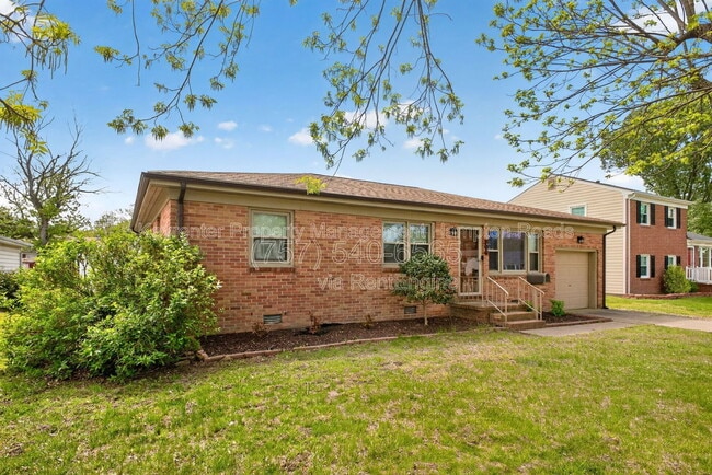 Building Photo - 204 Cleopatra Ct