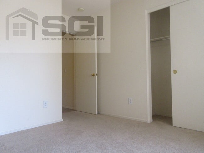 Building Photo - 8606 W Caribbean Ln
