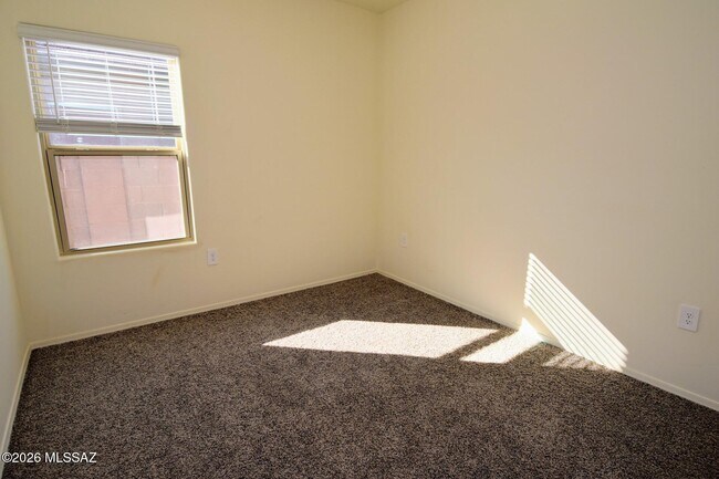 Building Photo - 10155 N Leopard Gecko Terrace